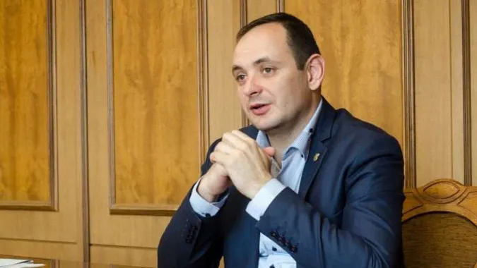 Мер Івано-Франківська дасть мільйон гривень закладу освіти, який першим вакцинує 100% працівників