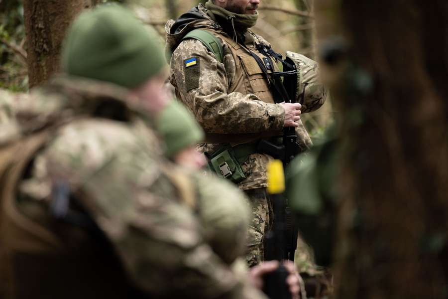Військовослужбовці ЗСУ вже проходять навчання з маскування в Англії (фото)