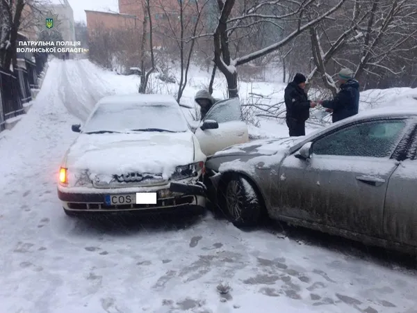 У Луцьку за день сталося більше 10 аварій (фото)