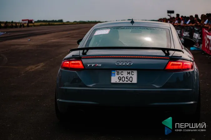 Драйв та адреналін: під Луцьком змагалися спортивні авто (фото)