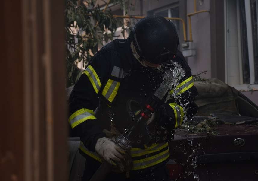 Герої без зброї: як волинські рятувальники працюють на Херсонщині (фото)