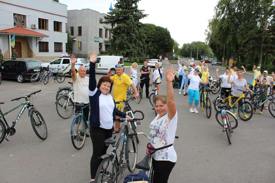 Велосипедисти з Підгайцівської громади за 5 годин проїхали пів сотні кілометрів (фото)
