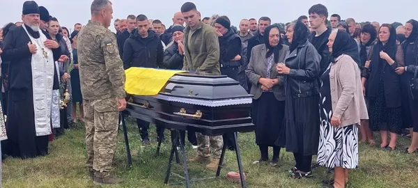 Отримав поранення, несумісні з життям: на Волині попрощалися з воїном Юрієм Атласом (фото)