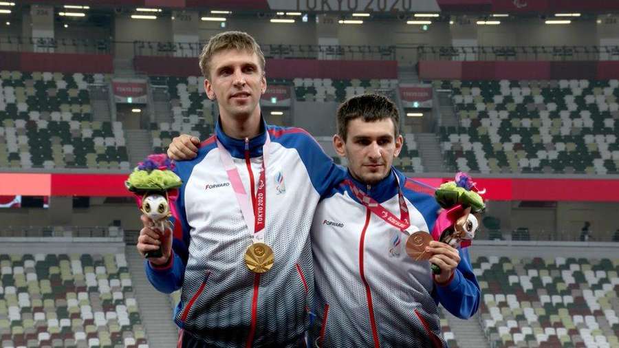 Український легкоатлет відмовився фотографуватися з росіянами на п’єдесталі (фото)