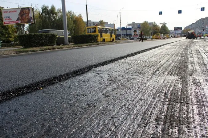 «Луцькавтодор-Сервіс» відремонтує десять кілометрів траси Львів-Луцьк за 70 мільйонів (виправлено)