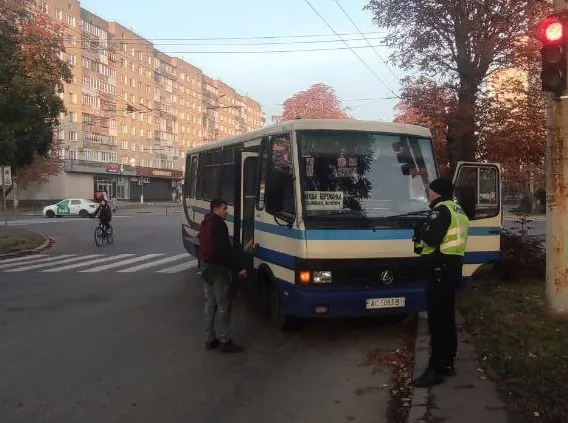 У Луцьку на Дубнівській – величезний затор (фото)