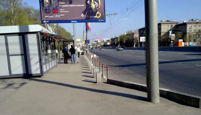 В Украні на зупинках встановлять захисні стовпчики