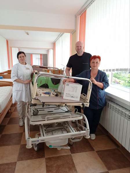 Волинський онкоцентр отримав функціональні ліжка з Бельгії (фото)