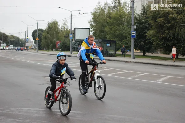 Велопробіг, вишиванки, ЗСУ❤️: як Луцьк відзначає особливий День міста (фото, відео)