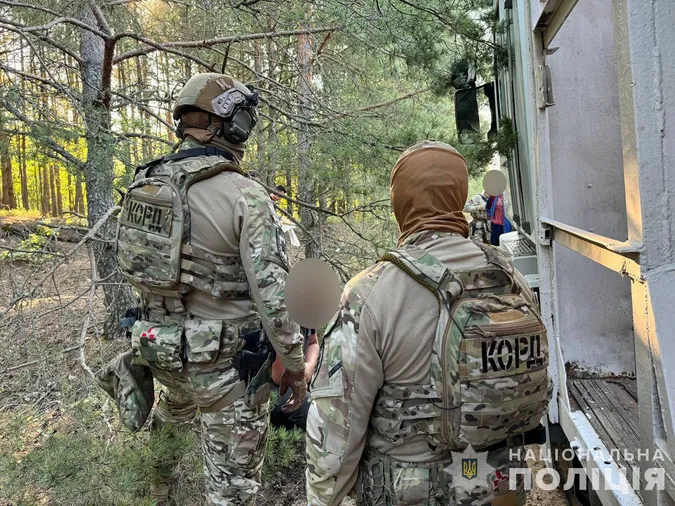 На Волині затримали групу озброєних наркоділків (фото, відео)