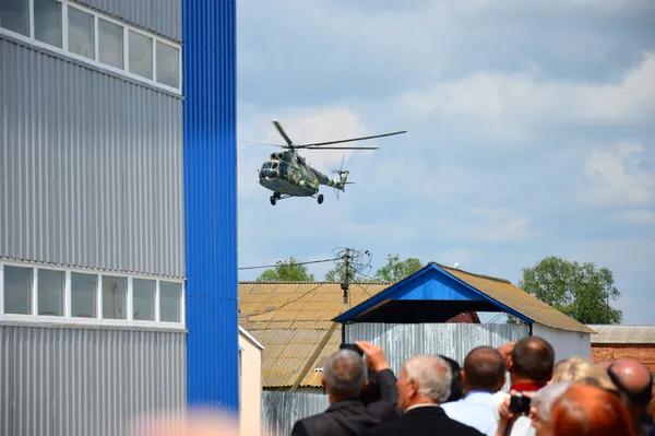 VIP-персони, гвинтокрили та новий завод: репортаж з візиту Порошенка на Волинь (фото)