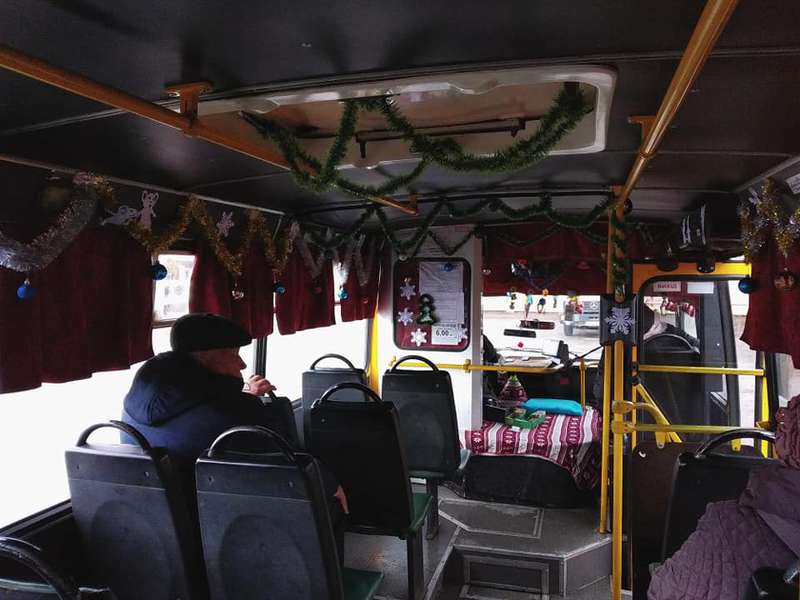 У Луцьку їздить новорічна маршрутка (фото)