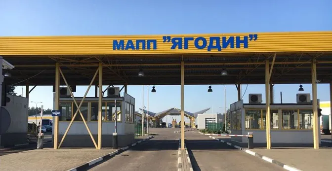 Черги на пунктах пропуску: яка ситуація на в'їзд до Волині (карта)