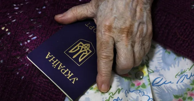 Українців штрафують за «неправильні» паспорти: скільки доведеться заплатити