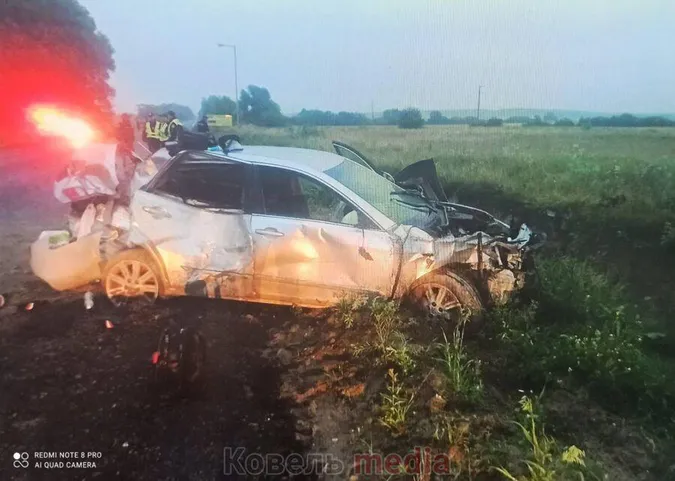 Поблизу Ковеля вщент розбилось авто
