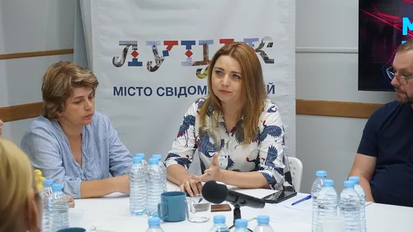Круглий стіл модерували депутати Луцької міської ради від Громадянського Руху «Свідомі» Алла Надточій та Михайло Наход