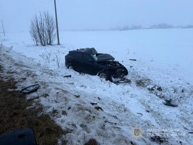 Лоб в лоб: у моторошній аварії на Волині загинув водій (фото)