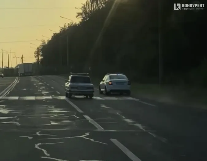 Біля Луцька авто патрульних не могло обігнати «запорожець» (відео)