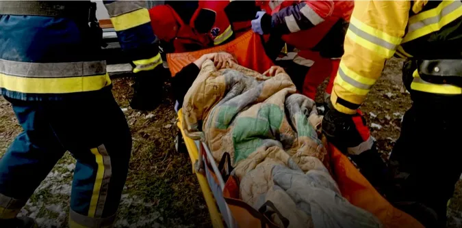На Волині рятувальники відчинили двері, щоб допомогти хворій пенсіонерці