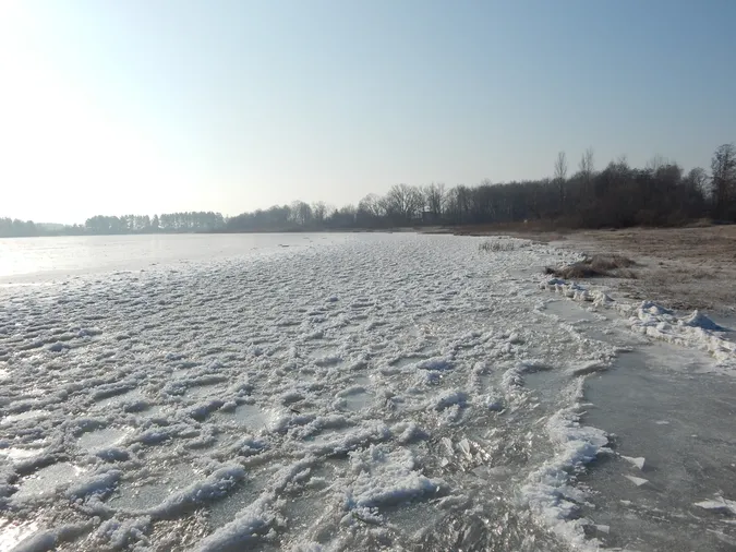 Рай для рибалок: показали крижане море Волині (фото)
