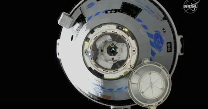Капсула Starliner компанії Boeing пристикувалася до МКС