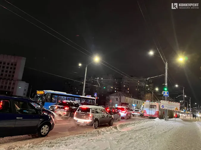 У Луцьку – затор на Київському майдані: на місці працює поліція