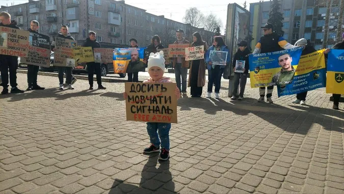 У Ковелі відбулася акція на підтримку полонених та зниклих безвісти захисників (фото)