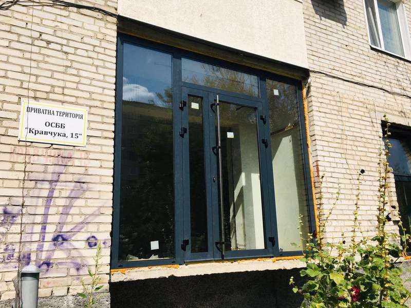 Квартира чи кафе: продовження скандалу на Кравчука у Луцьку (фото)