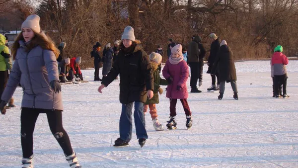 В Шацьку відбулися змагання на ковзанах (фото)
