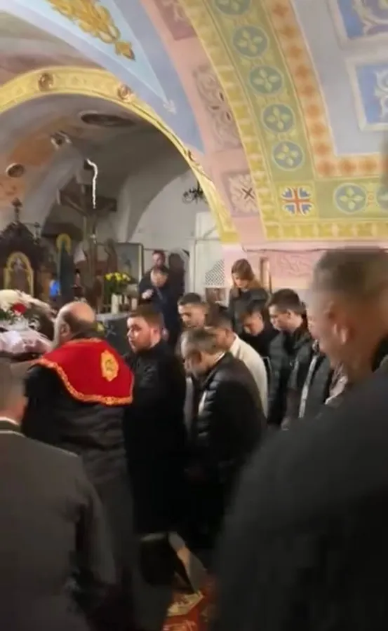 Митрополит Михаїл молився з людьми в укритті під час страшної атаки на Луцьк (відео)