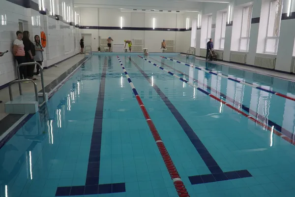 Почали у 2023 році: у Володимирі після капремонту запрацював басейн (фото)