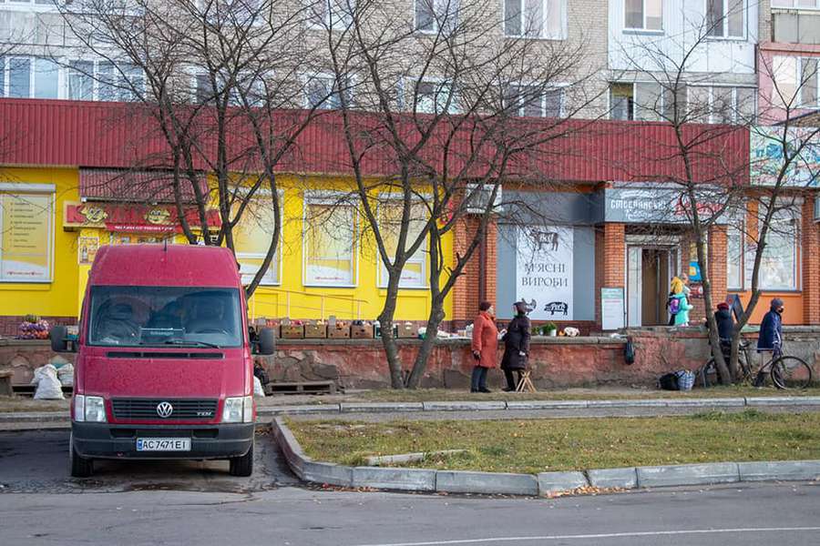 У Нововолинську замість стихійного ринку облаштують сучасний майданчик для торгівлі (фото)
