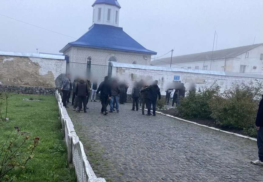 Житомирські в'язні обдурили волинян на близько мільйон гривень (фото, відео)