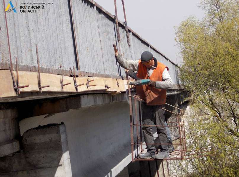 У Княгининку ремонтують міст через Стир (фото)