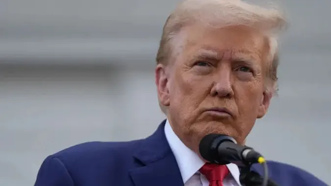 Що дарували президенту Трампу лідери інших країн