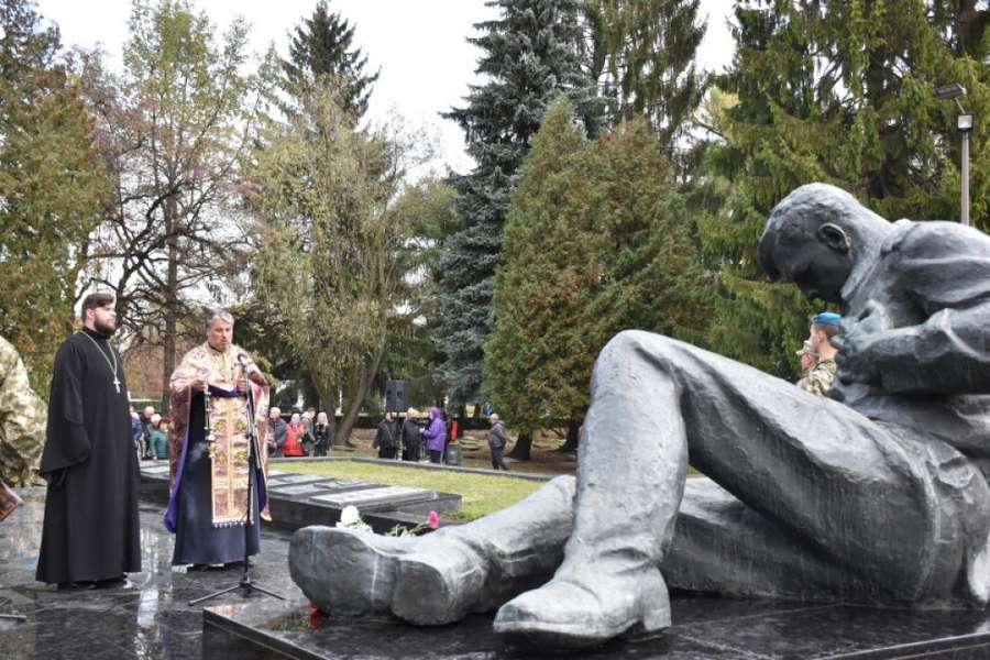 У Луцьку вшанували пам’ять жертв Другої світової війни (фото)