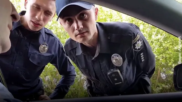 Коли патрульні мають право вимагати ваші документи