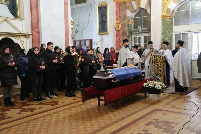 У Луцьку попрощалися з Героєм Іваном Литвинчуком
