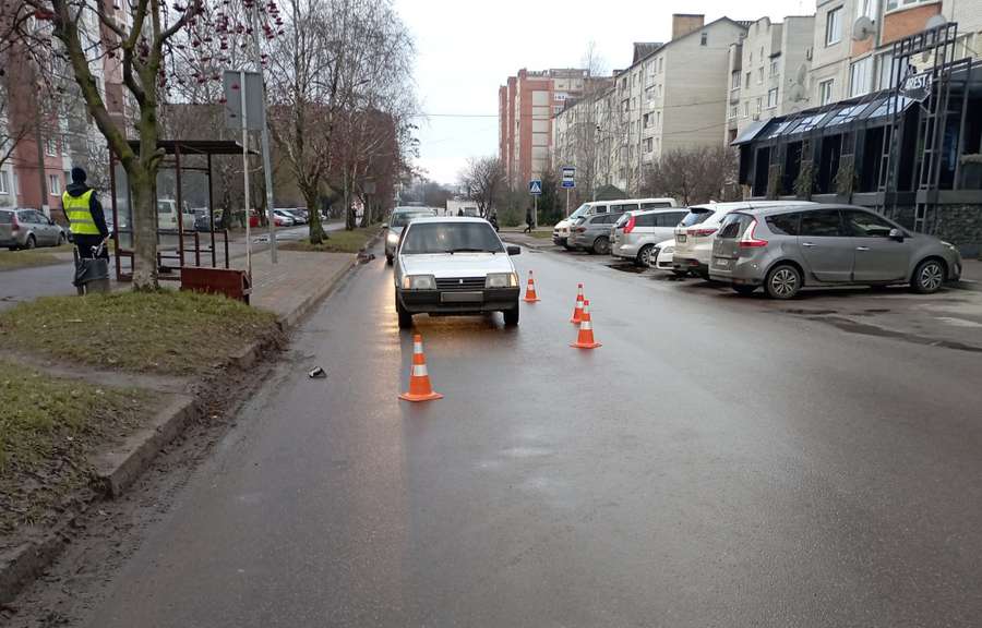 У Луцьку під колеса ВАЗу потрапила 42-річна пішохідка (фото)