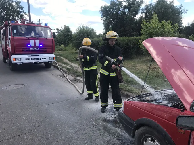 У Луцьку посеред вулиці загорівся автомобіль (фото)
