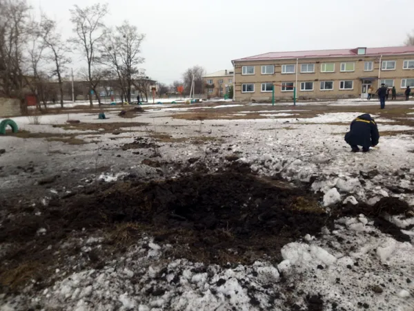 Нові обстріли: на Луганщині бойовики обстріляли ліцей, де перебували 30 учнів