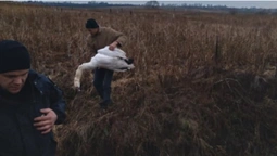 Заради забави: на Волині невідомі застрелили лебедя (фото, відео)