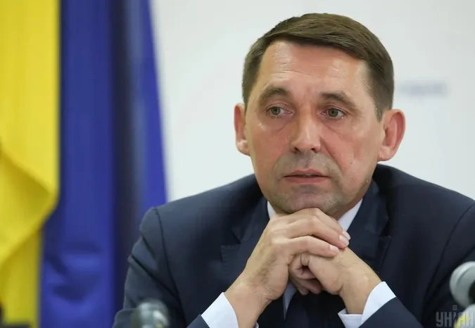 Міністр культури заявив, що українські митці мають без перешкод їздити за кордон