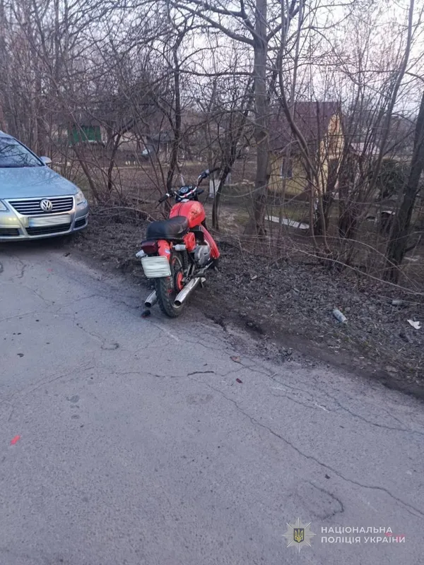 На Волині п'яний водій збив мотоцикліста з дитиною (фото)