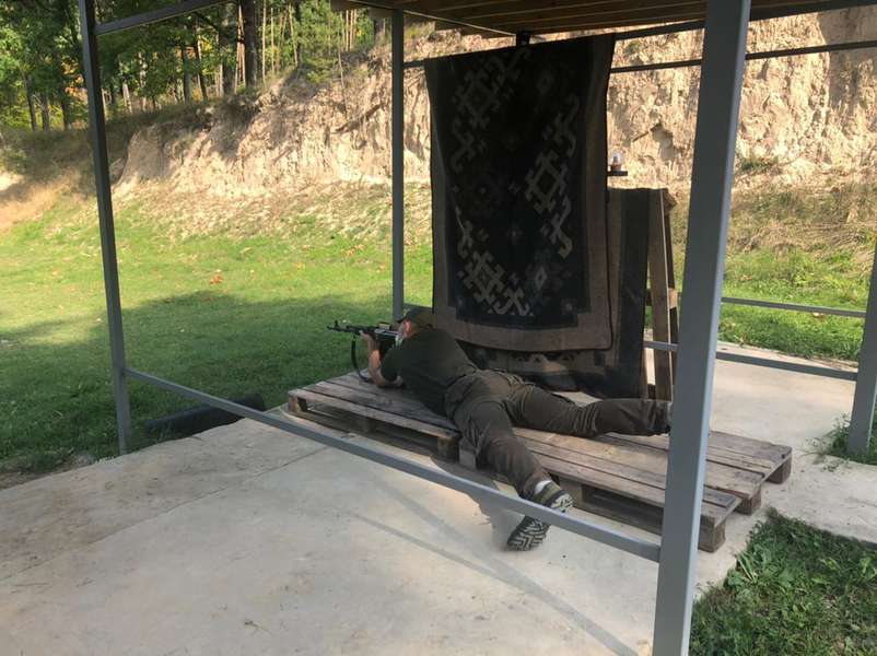 Охоронці Луцького СІЗО повправлялися зі «снайперкою», автоматом і пістолетом (фото)