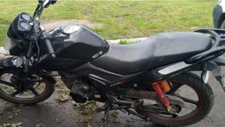 У Ратнівському районі з-під магазину викрали мотоцикл (фото)