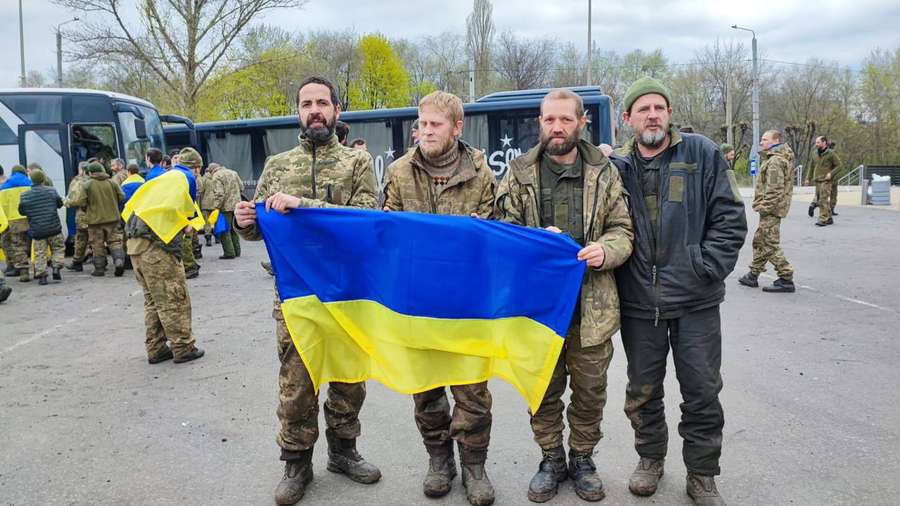 Великодній обмін полоненими: додому повертаються 130 українців