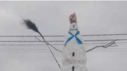 Як ліпили семиметрову снігову бабу на Волині (відео)