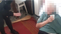 В Іваничах пенсіонерка застрягла у власній квартирі (фото, відео)