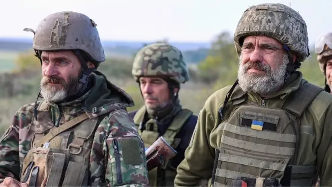 Чоловікам віком 60+ дозволили служити у війську